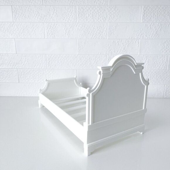 White Tufted Miniature Chesterfield Bed Queen Size 1:6 Scale Barbie Dollhouse - Picture 3 of 7